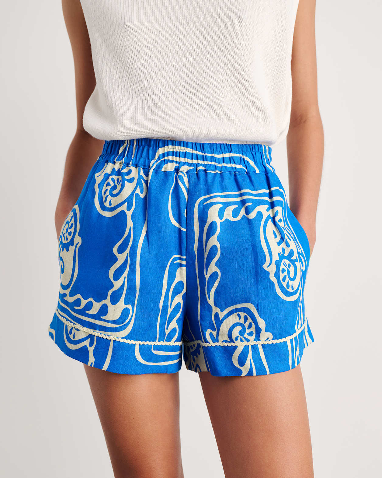 Ceezee Linen Pull On Short in BLUE MULTI