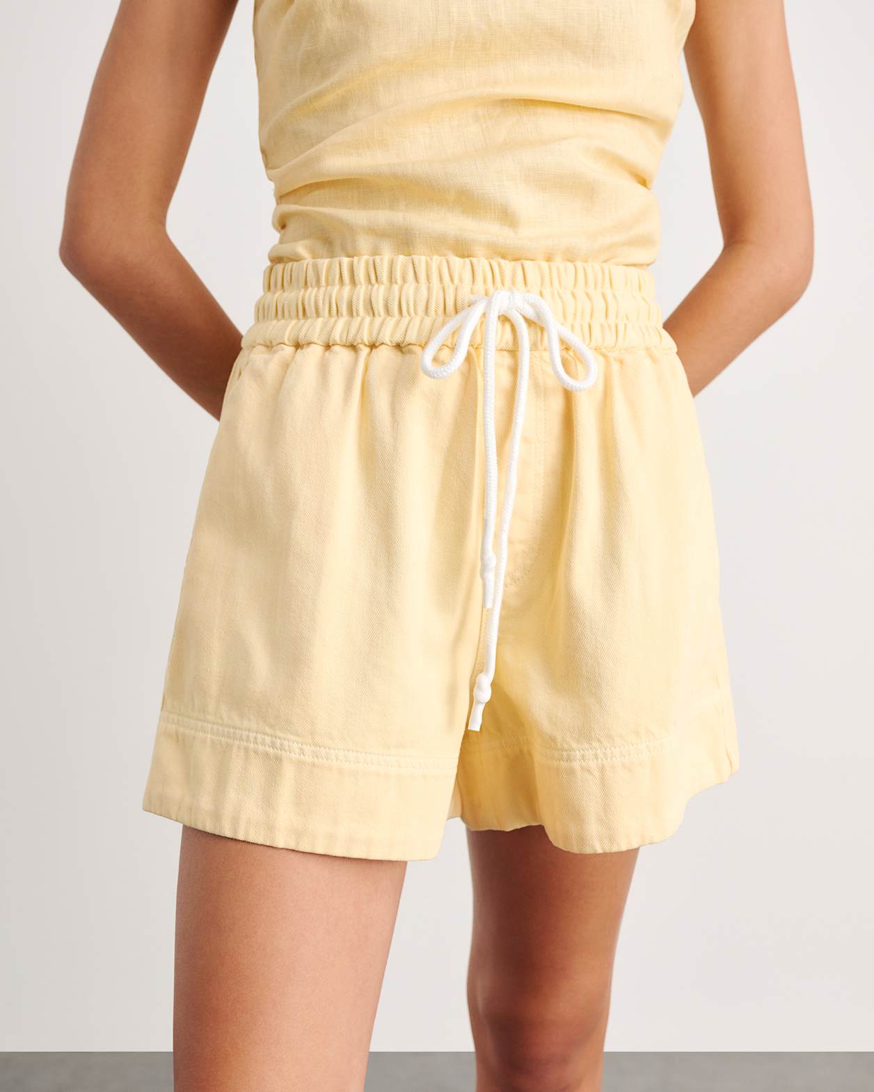 Loe Denim Pull On Short in BUTTER