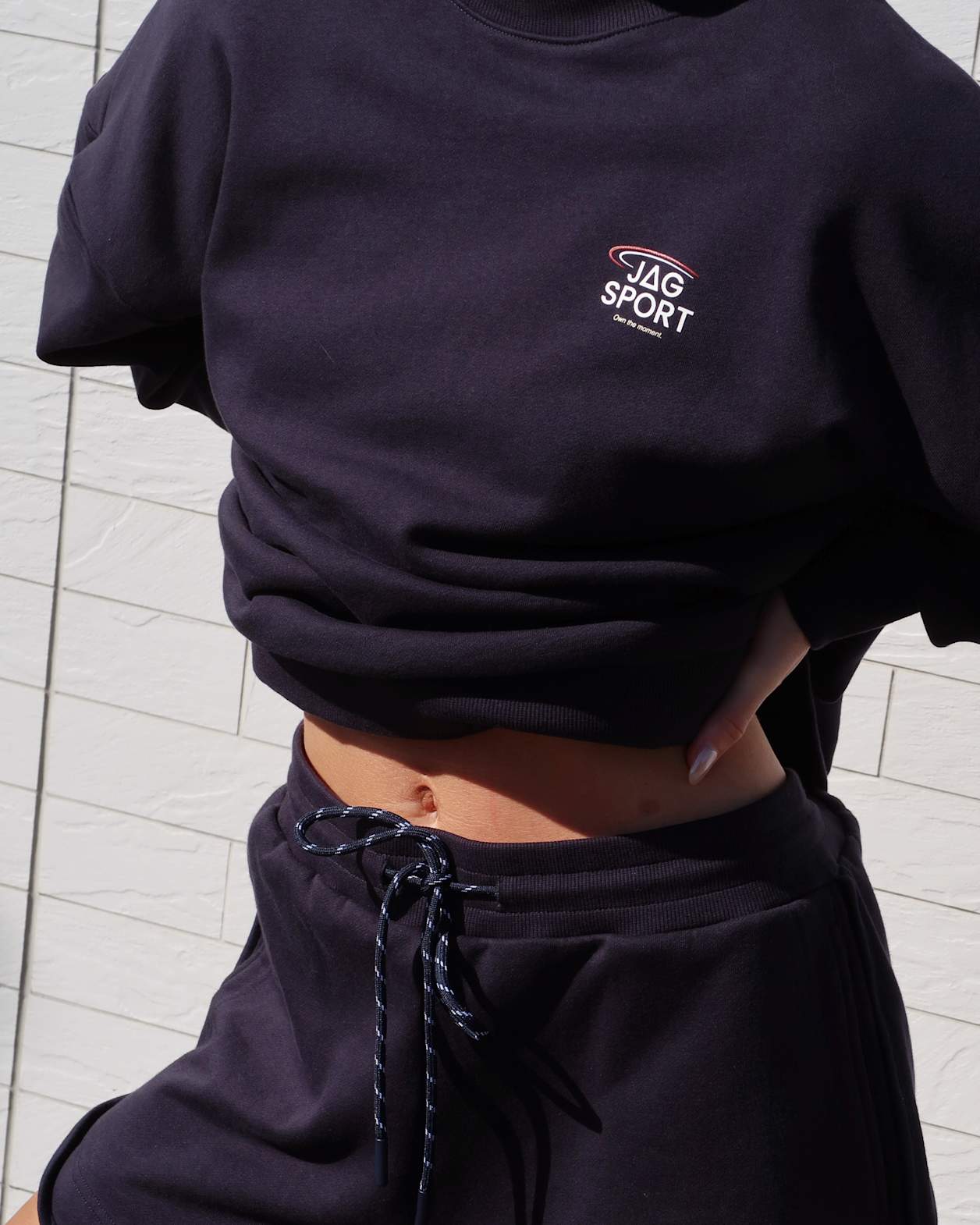 Aston Crew Sweat in NAVY