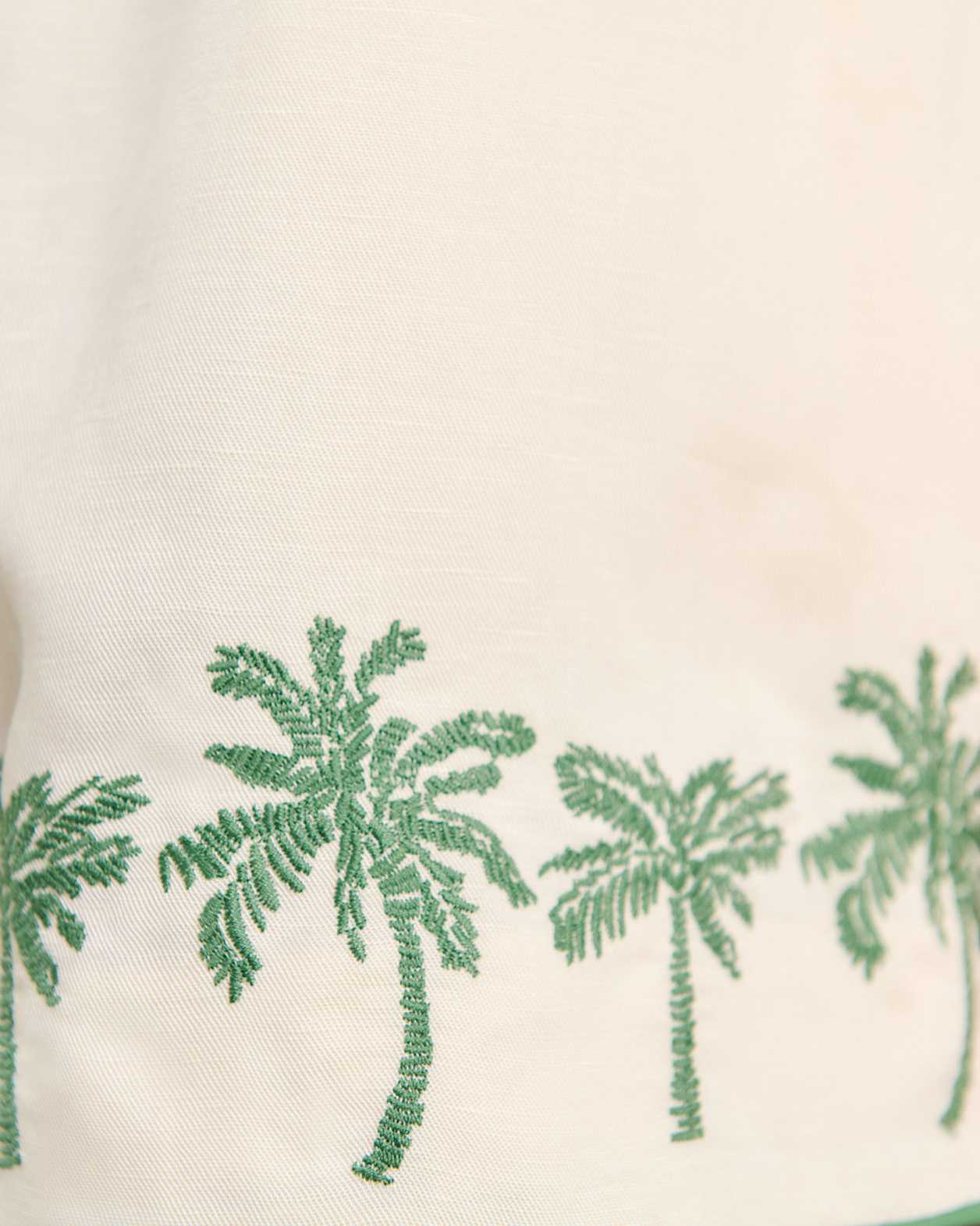 Palm Embroidered Short in IVORY/MOSS