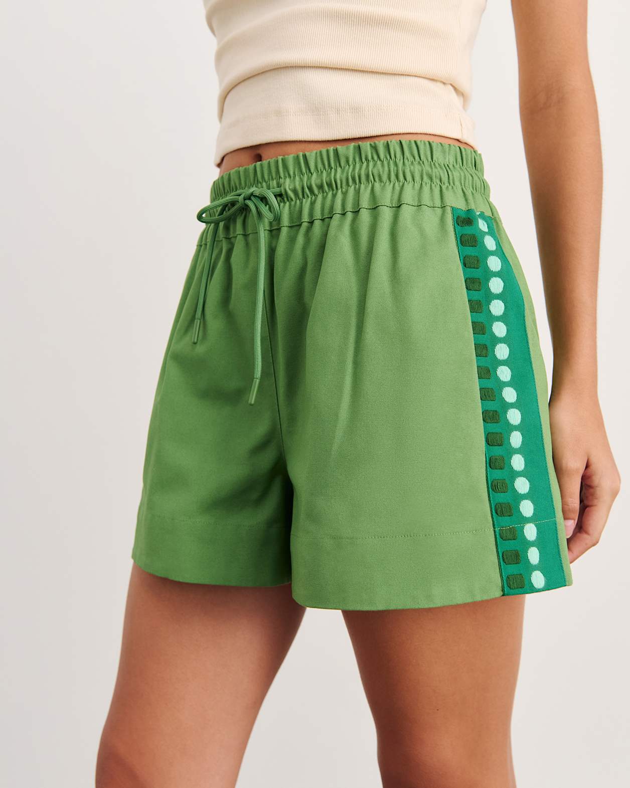 Canvas Contrast Short in GREEN MULTI