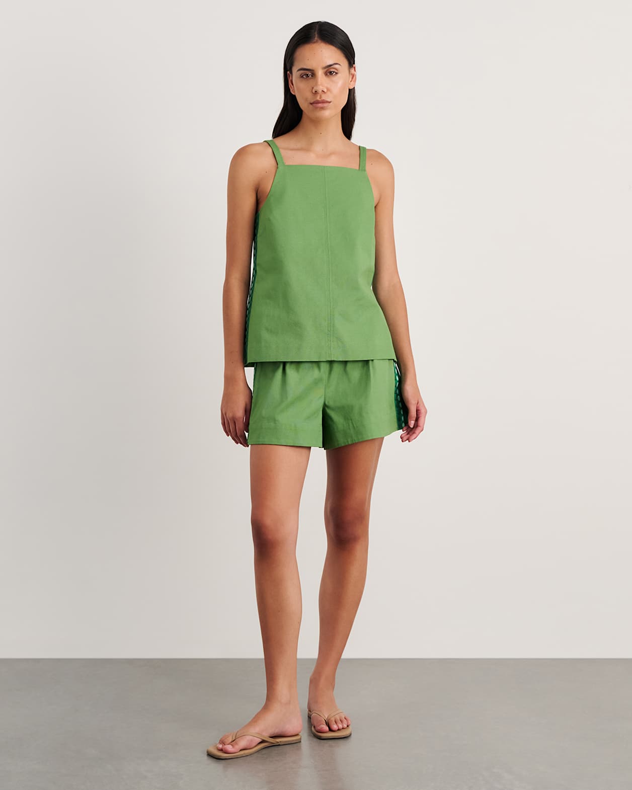 Canvas Contrast Short in GREEN MULTI