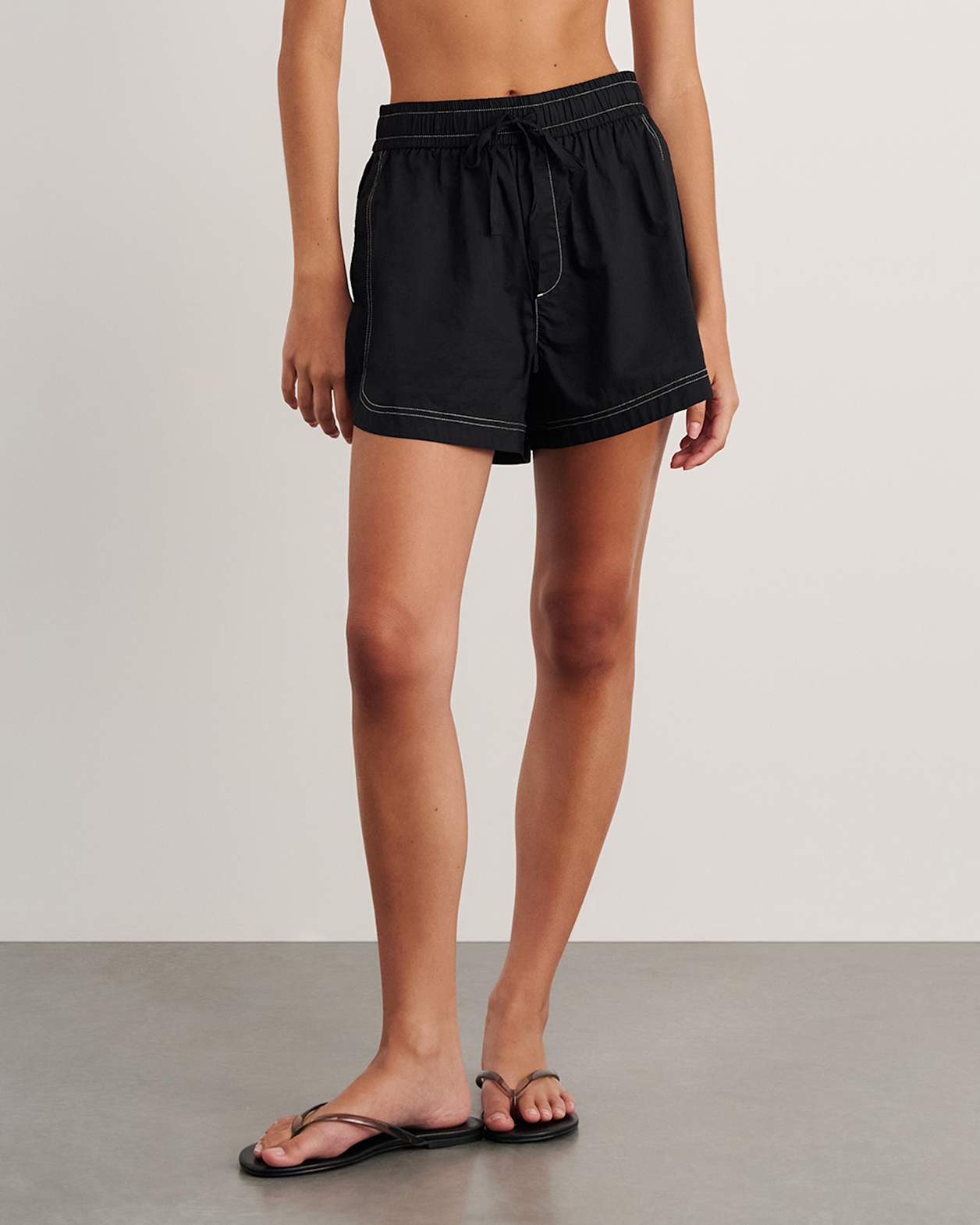 Eden Cotton Relaxed Short in BLACK