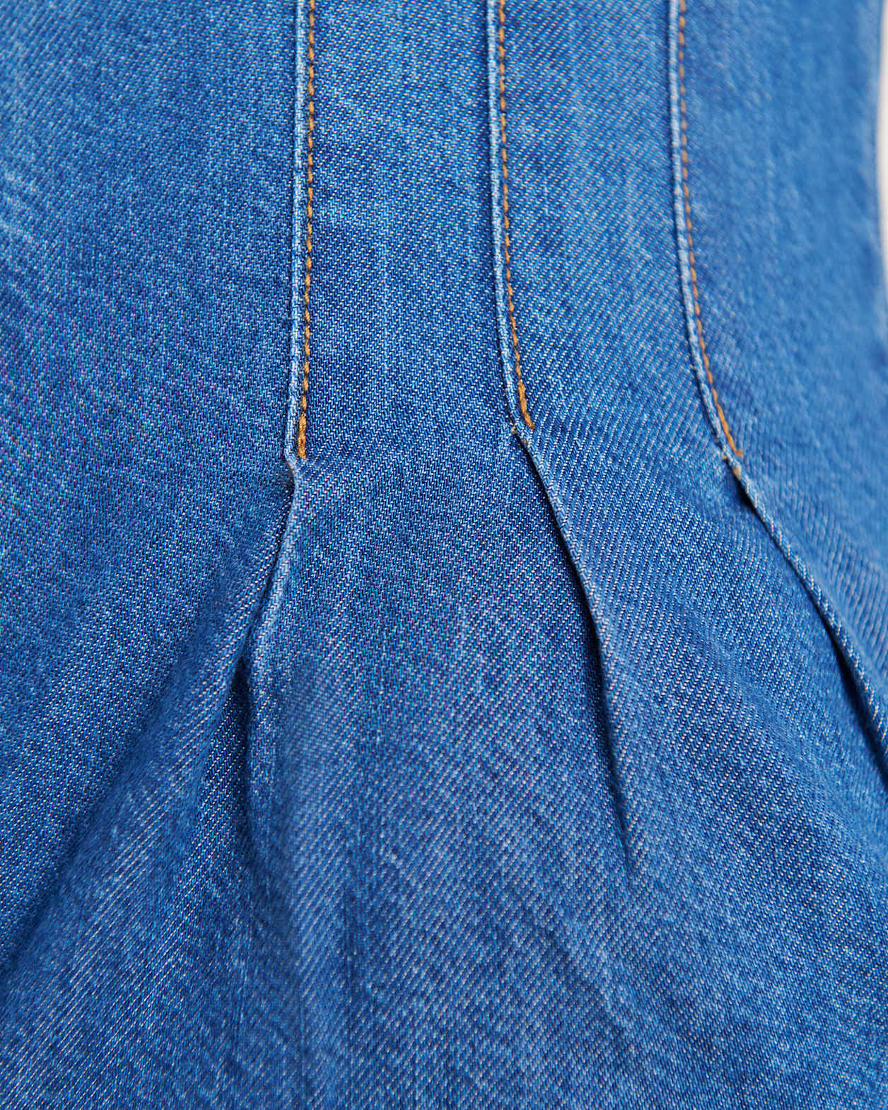 Loe Pintuck Denim Top in BLUE VINTAGE