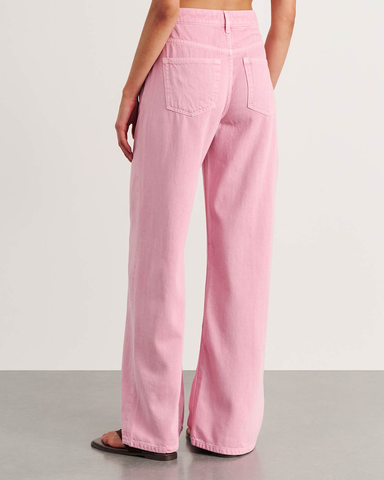 Loe Mid Rise Straight Jean in PINK