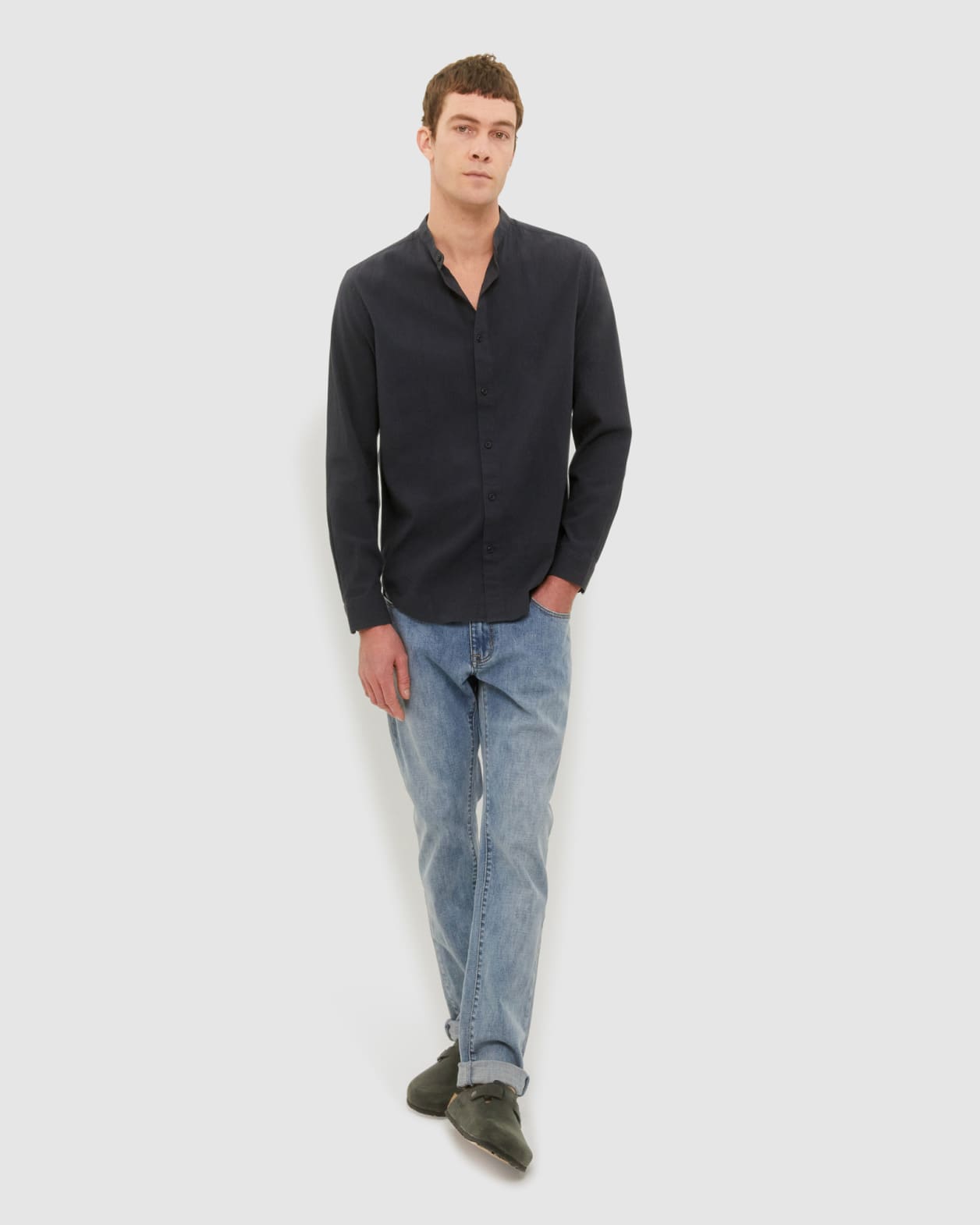 Seersucker Long Sleeve Collared Shirt in GRAPHITE