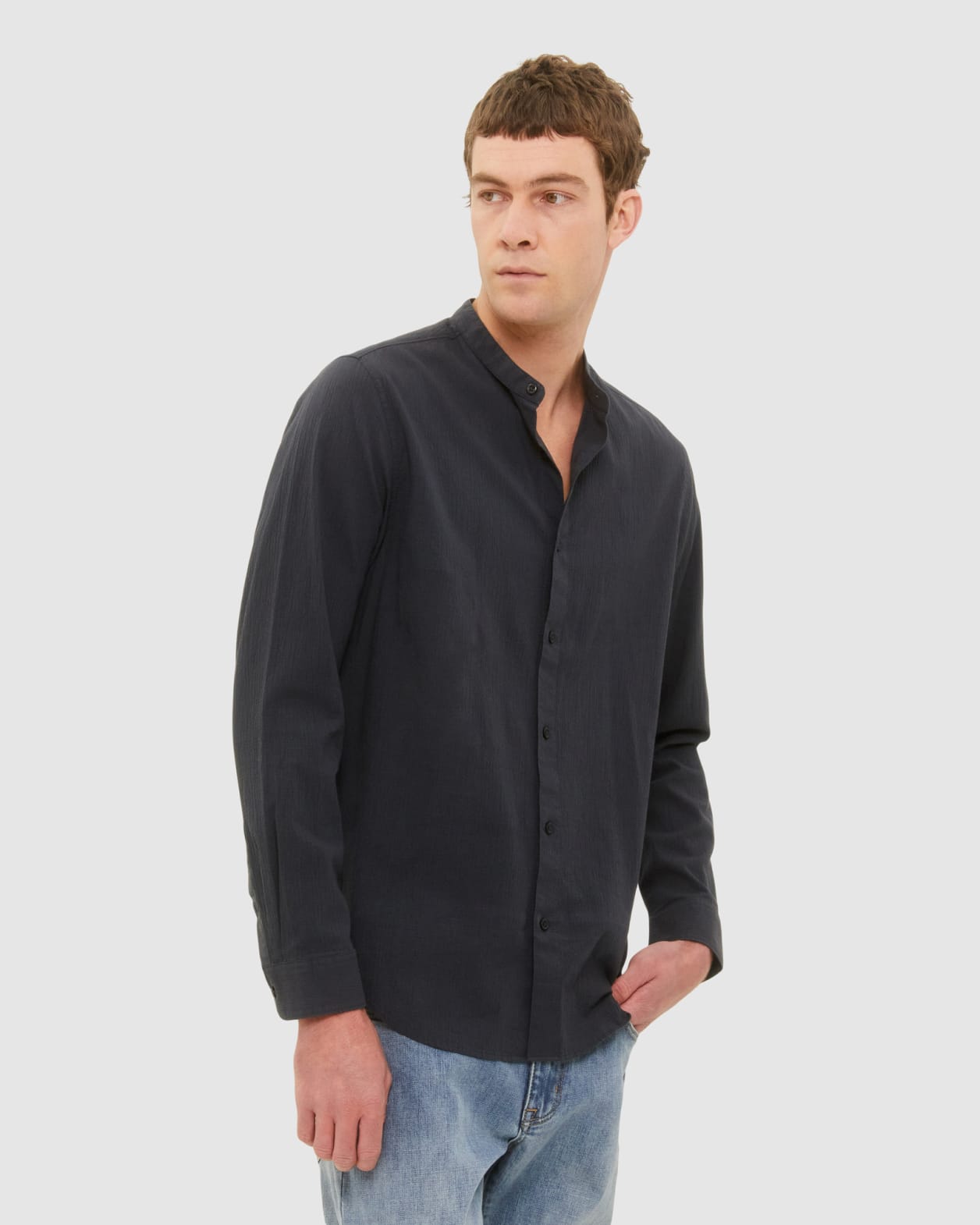 Seersucker Long Sleeve Collared Shirt in GRAPHITE