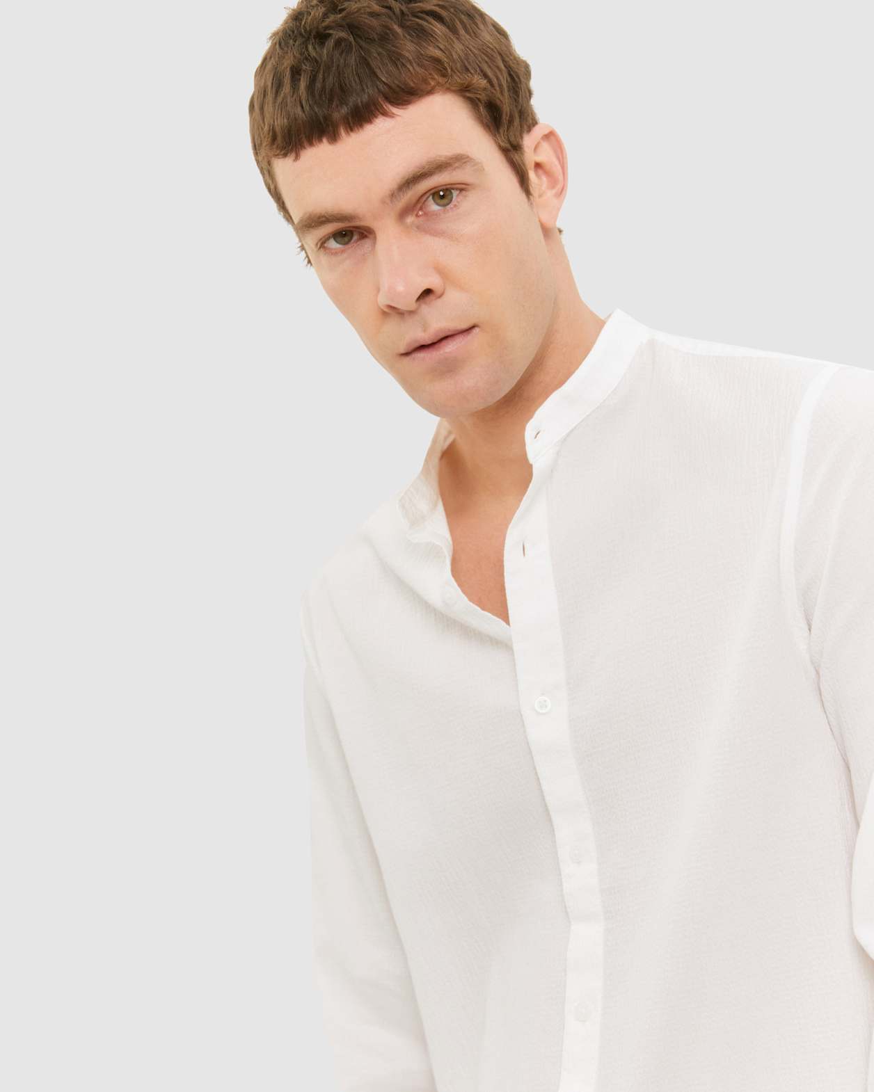 Seersucker Long Sleeve Collared Shirt in WHITE