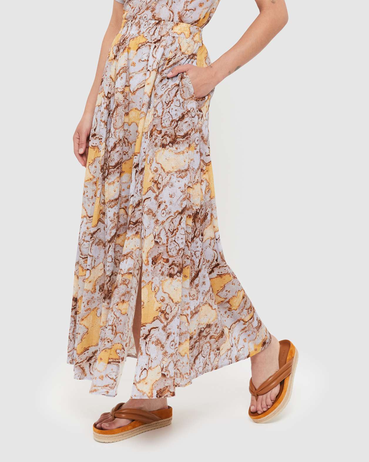 Blair Crinkle Print Skirt in OYSTER