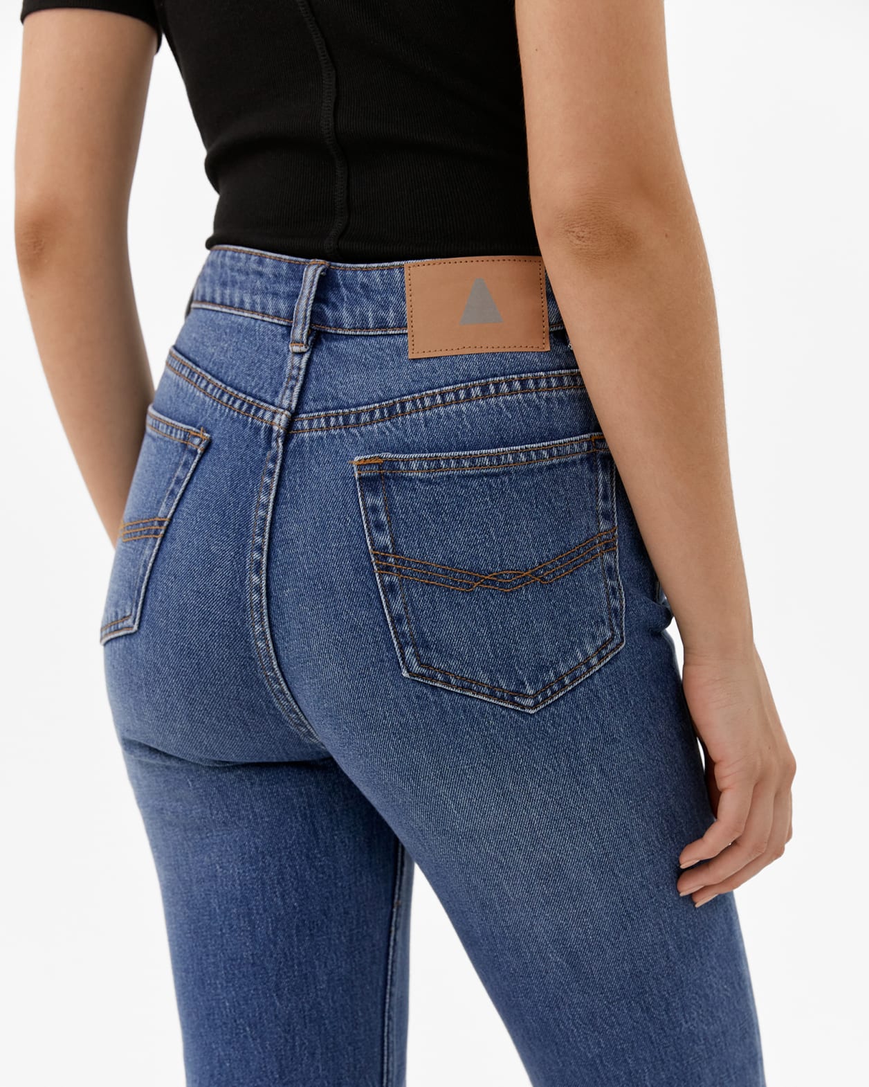 Ash Mom Jeans in MID BLUE