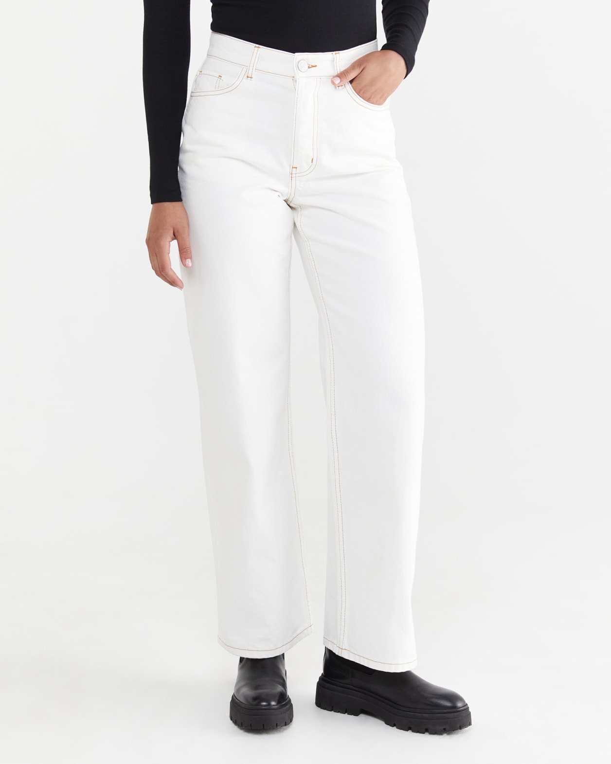 Tyla Mid Rise Garment Dye Jeans in WHITE