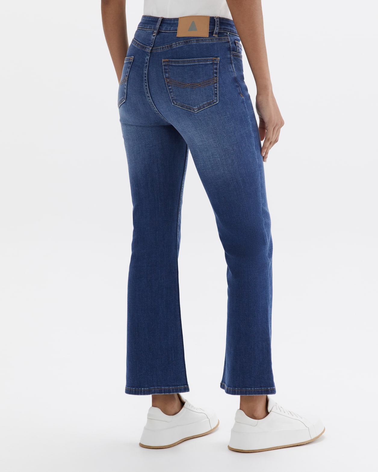 Bianca Bootleg Crop Jeans in BALTIC