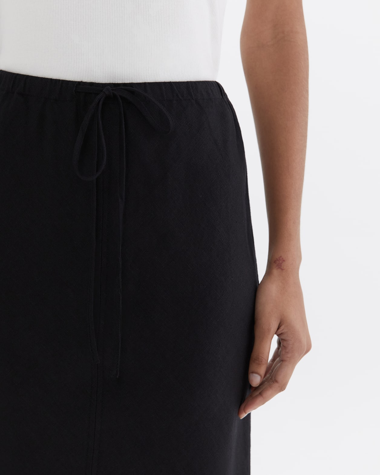 Marcie Easy Linen Slip Skirt in BLACK