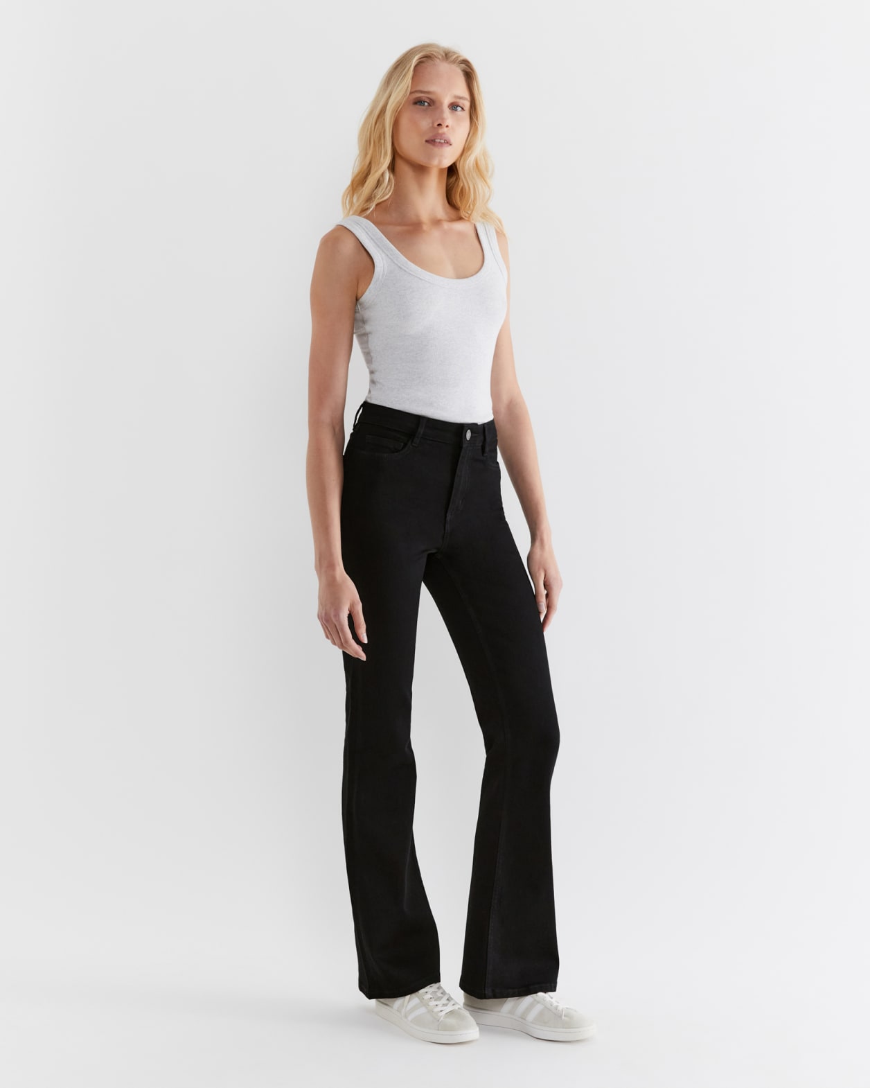 Bianca Mid Rise Bootleg Jeans in BLACK