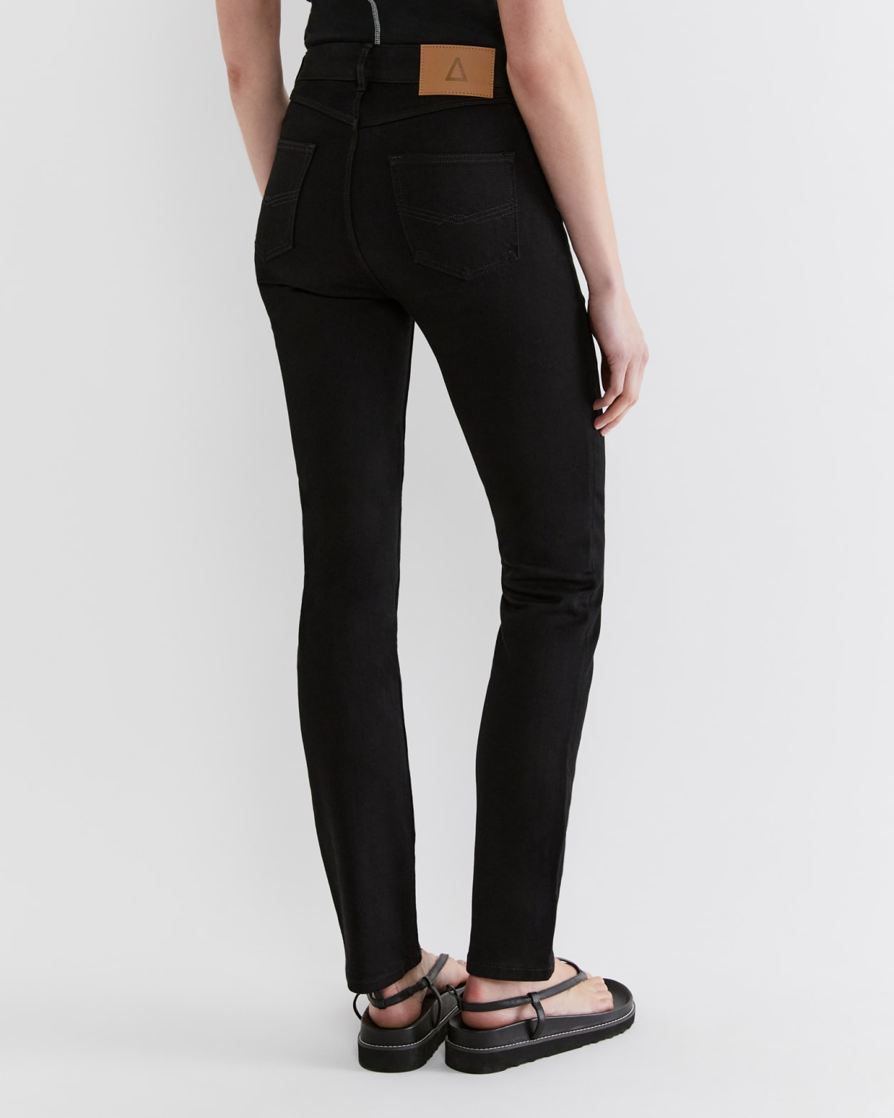Bianca Slim Straight Jeans in BLACK