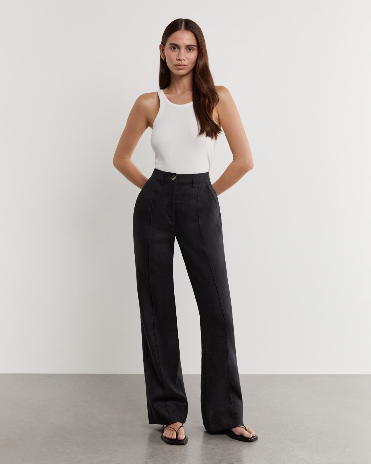 Kayla Linen Pintuck Pant in BLACK
