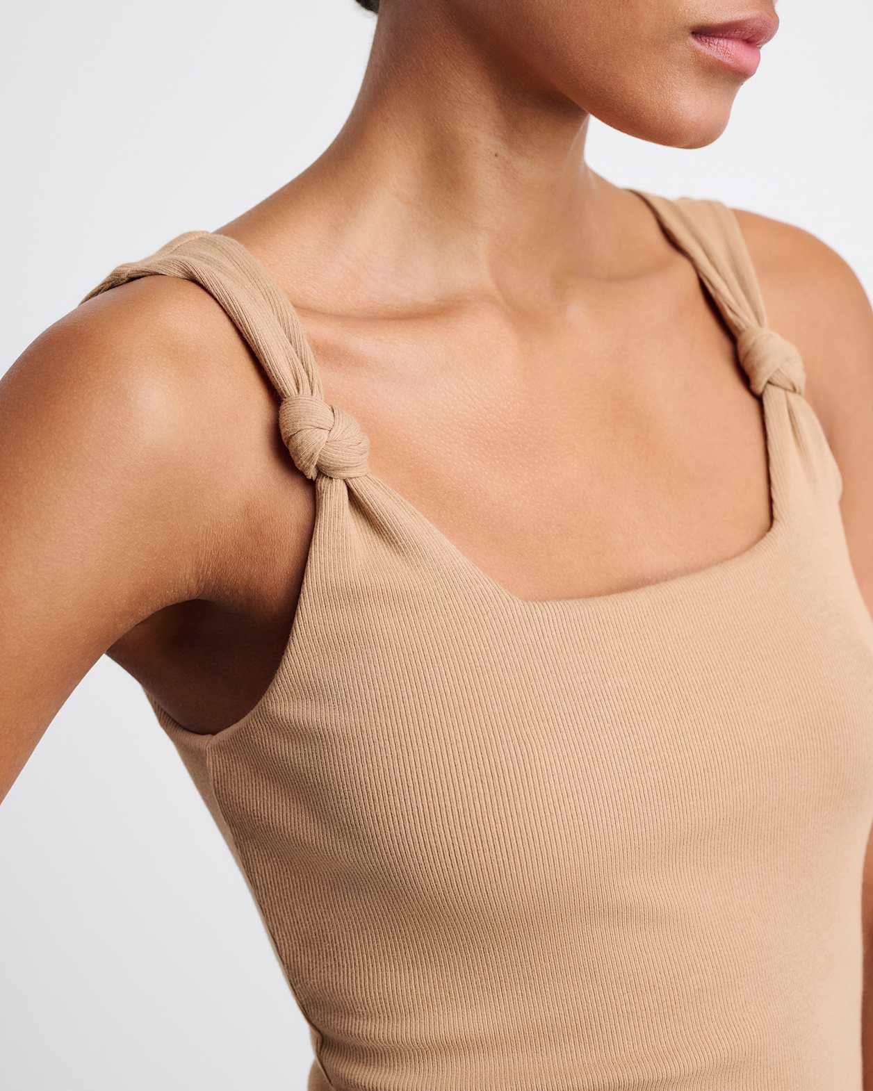 Cleo Knot Rib Tank in LATTE