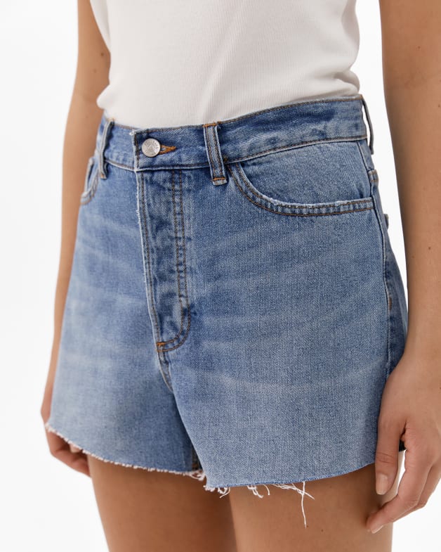 Jag utility outlet tie skirt