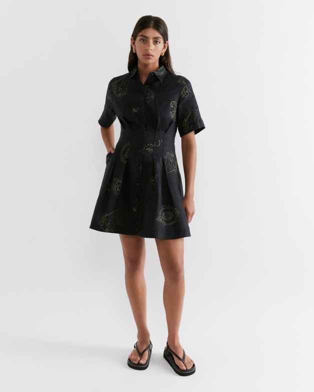 Jag dresses online
