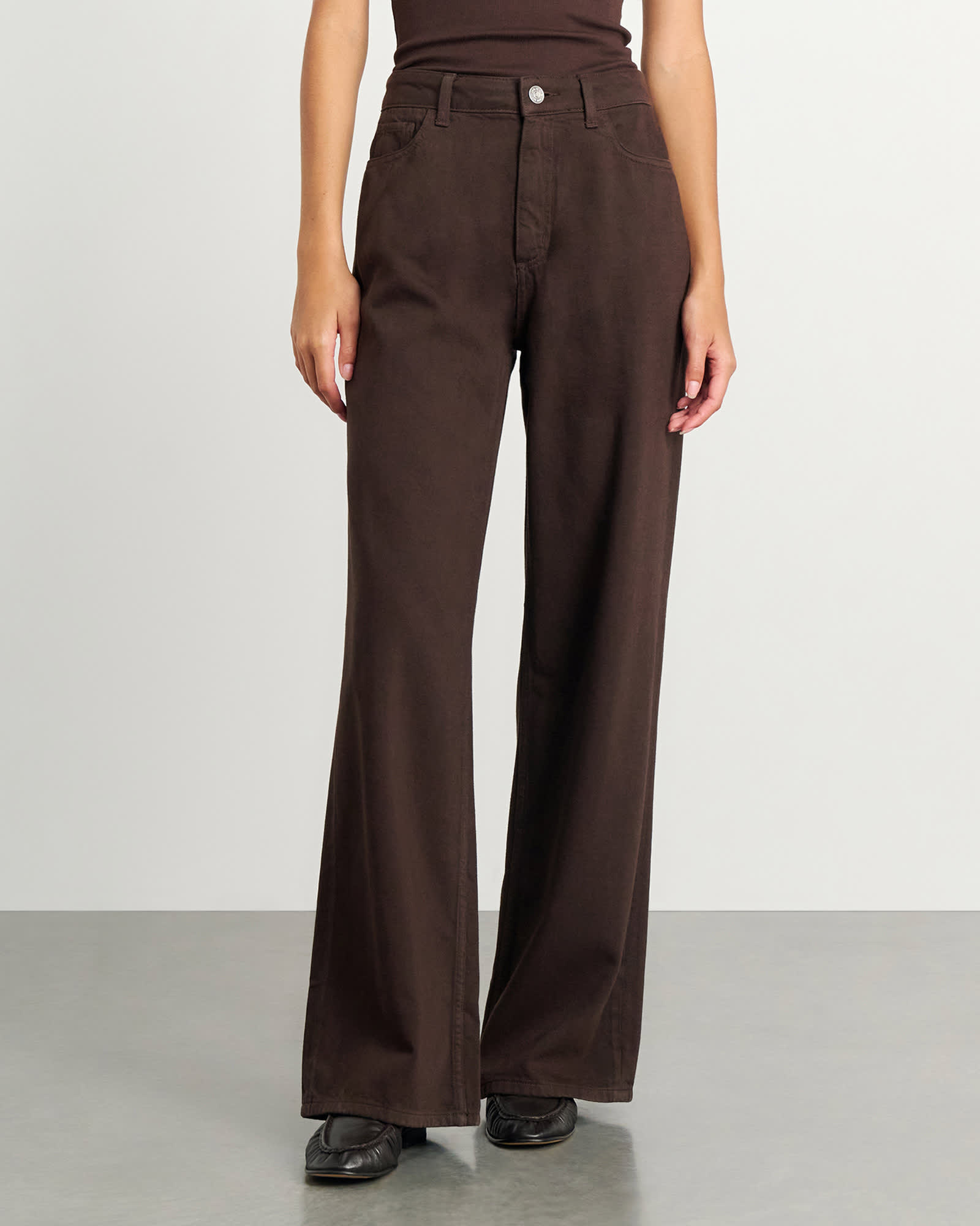 Loe Mid Rise Straight Jean