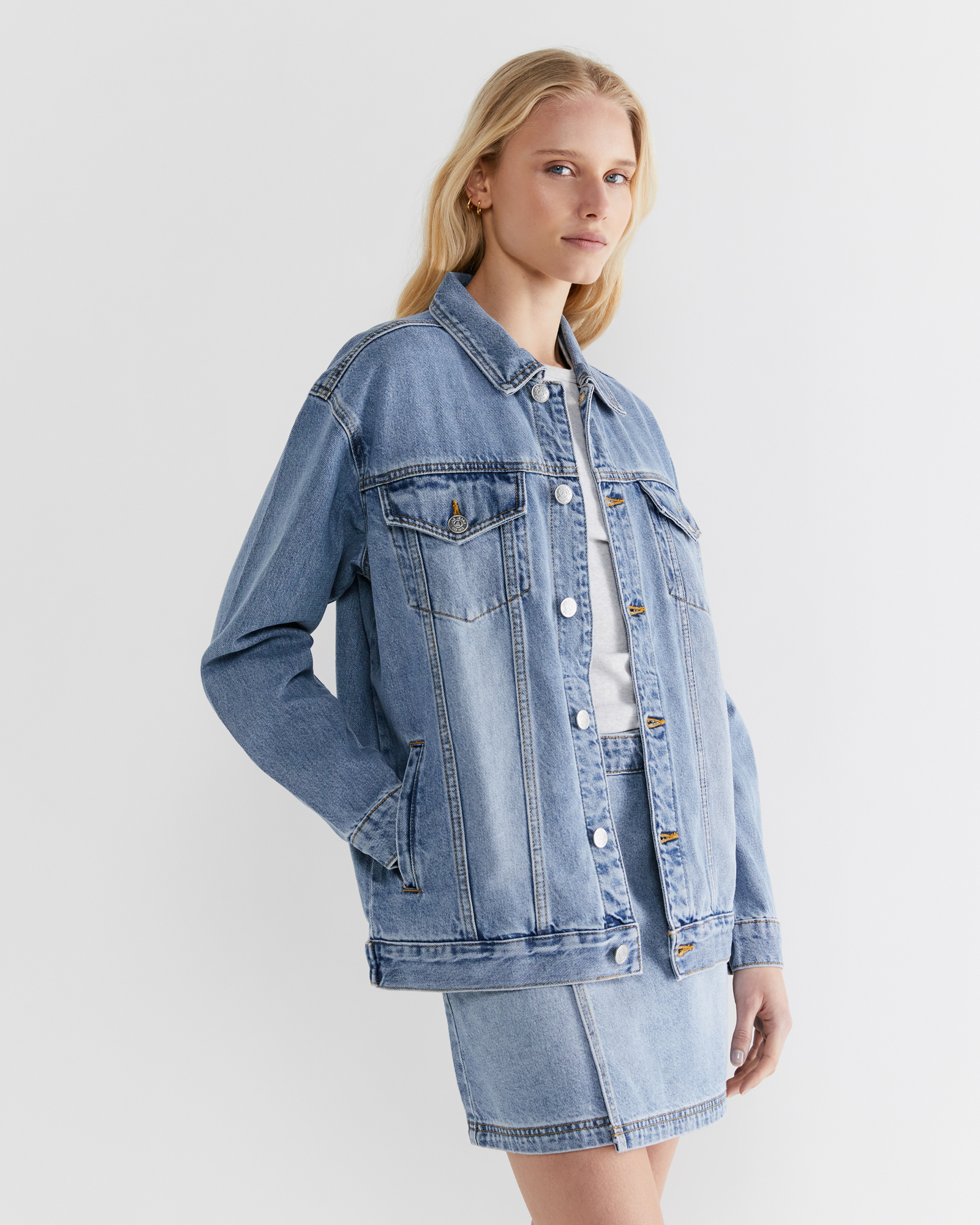 Annie Denim Jacket in Vintage Wash JAG